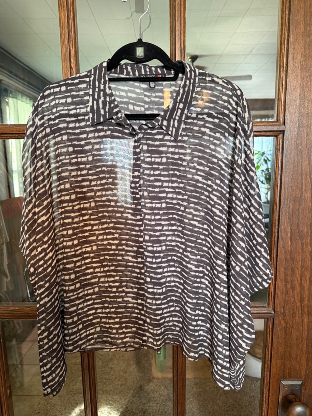 Carre Noir Womens Grey White Abstract Stripe‎ Sheer Oversized Button Down Top M
